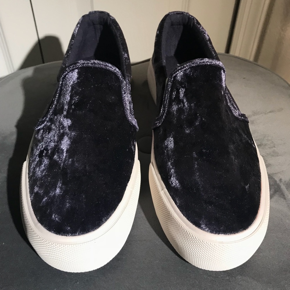 BRAND NEW VELVET SNEAKERS